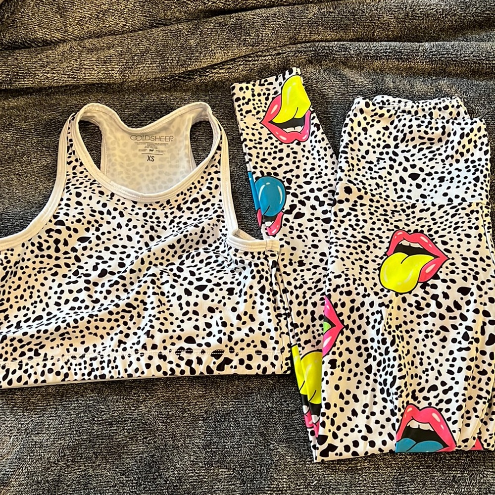 Gold sheep workout set